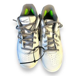 Nike Air Womens Zoom Hyperdiamond 3 Elite Metal Softball Cleats White Sz 7.5 NEW